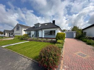 Photo 1- click for photo gallery